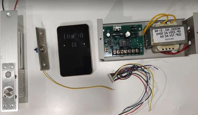 電插鎖和門禁一體機(jī)通用接線方式